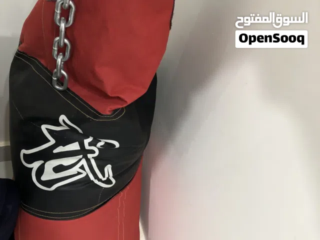كيس ملاكمه شبه جديده الحجم لكبير