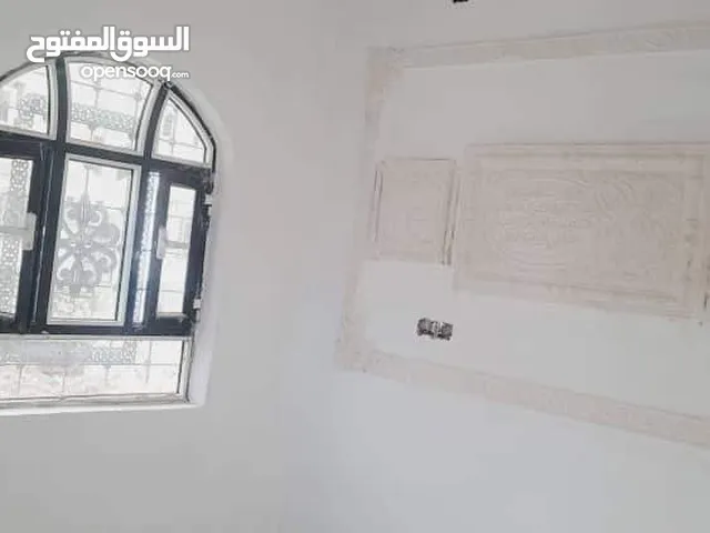 عرررطه للبيع للبيع عماره مسلح قواعد وعمدان دورحجر بيضاء علي شارع 10متر زفلت قريب شميله شارع الوزير م