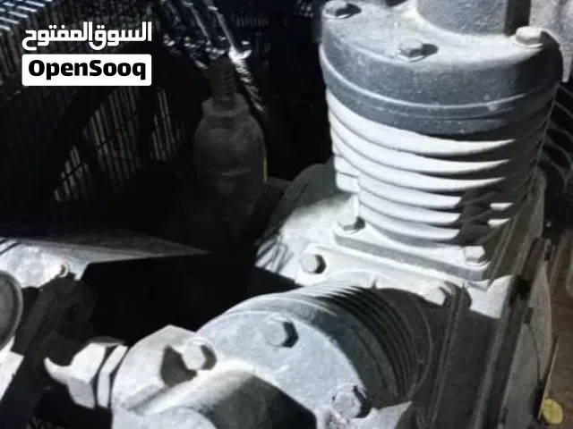• مكينة النفخ خط نفخ عبوات PET شبه جديد – استخدام شهر واحد فقط