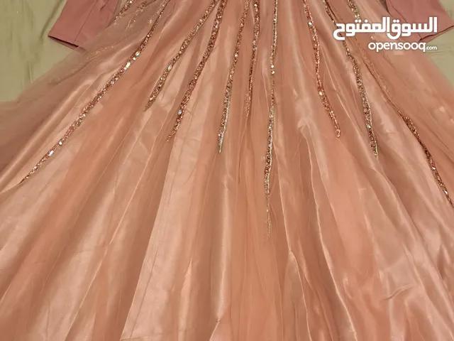 فستان للبيع