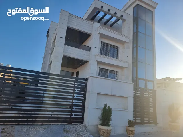 شقة طابقية فاخرة للبيع