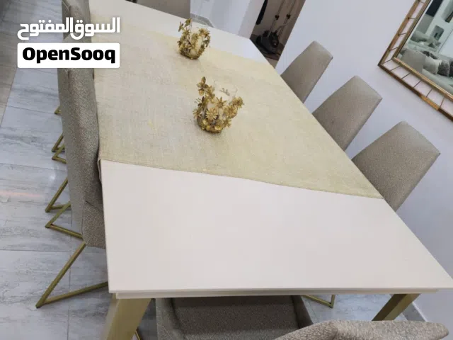 للبيع طاولة طعام فخمه وراقيه شبه جديد