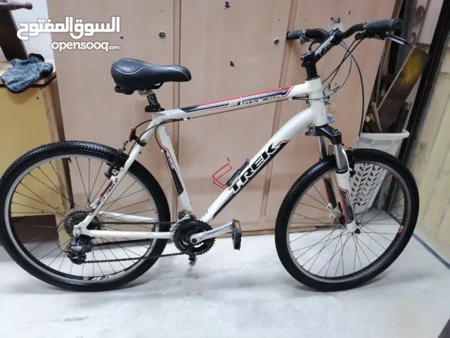 للبيع دراجة Trek 3700 – 3 Series دراجة جبلية من شركة Trek المعروفة