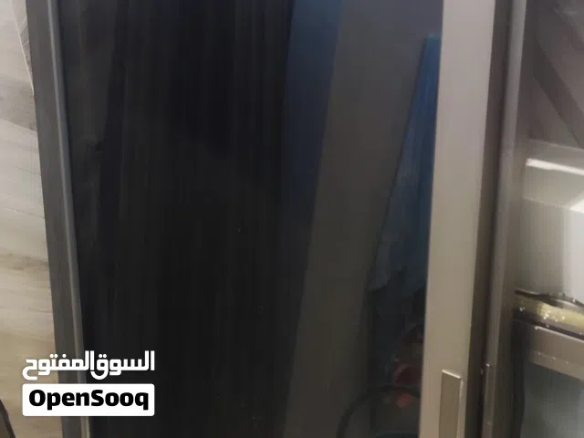 شباك ألمنيوم لغرفة النوم + شباك حمام للبيع بحالة ممتازة