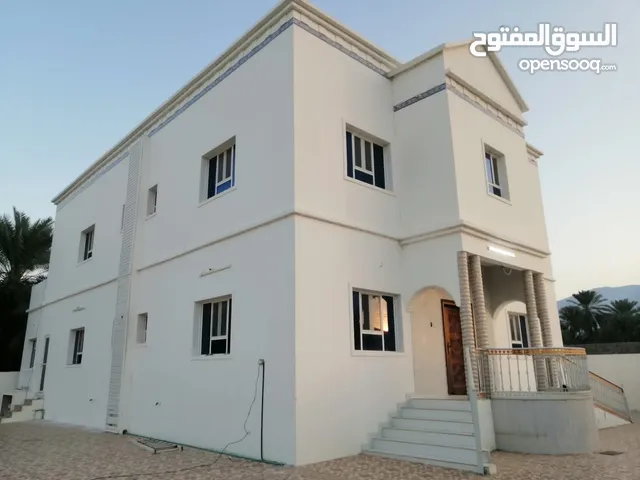 400 m2 4 Bedrooms Villa for Sale in Al Batinah Rustaq