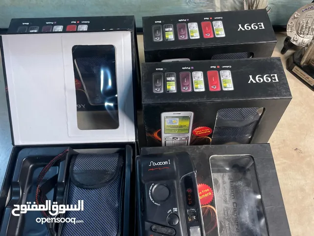 كاميرا النوع القديم جديدة غير مستعمله الفلم.. العدد خمس كاميرات كل كاميره بخمسه ريال