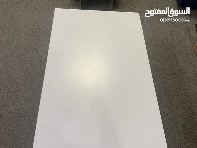 طاولة وسط لون ابيض