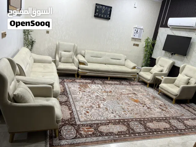 تخم قنفتين و4 كراسي