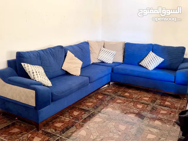 طقم كورنر استعمال بسيط جدا وبحالة ممتازه للبيع