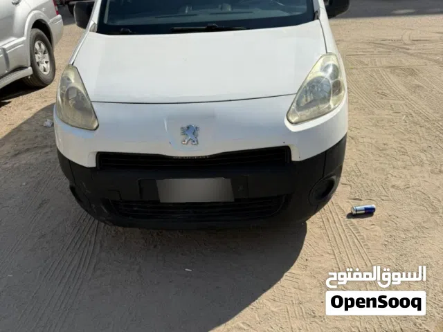 2015 بيجو بارتنر Standard