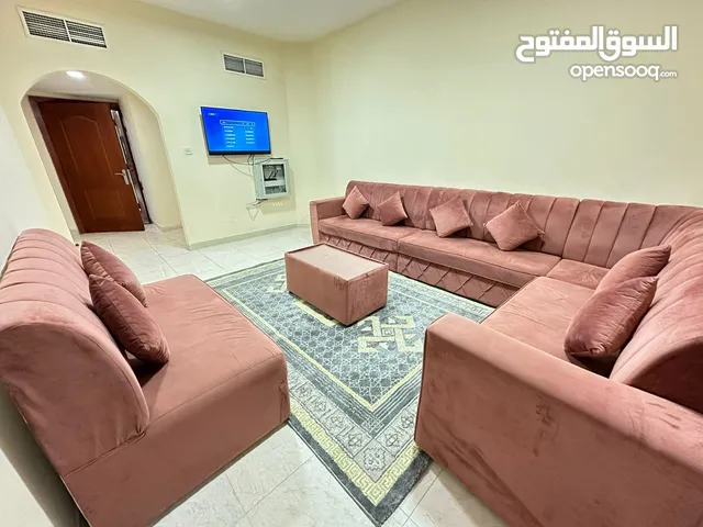 A3/ للايجار الشهري في عجمان النعيمية 1 شارع الاتحاد استوديوهات وشقق مفروشة