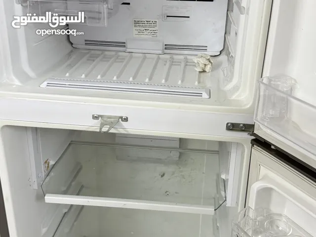 ثلاجه للبيع السهر 70وقابل ما تشكي من شي