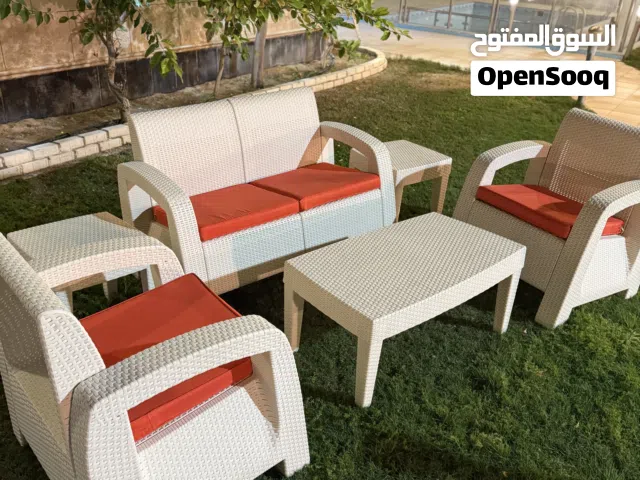 جلسة وكراسي وطاولات للبيع