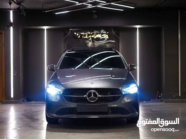 مرسيدس B200