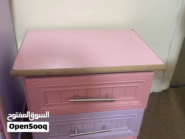 غرفة نوم كاملة مع خزانة بيضة إضافية