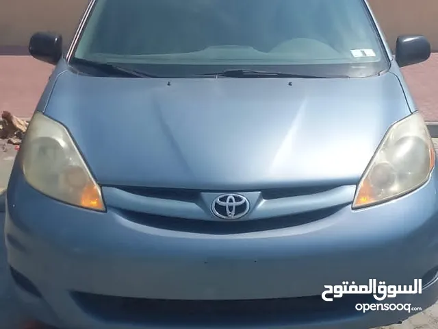 Used Toyota Sienta in Dubai