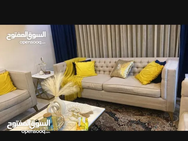 طقم غرفه جلوس للبيع بحاله جيده جدا سبع مقاعد