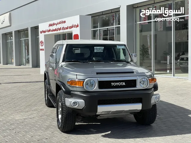 Used Toyota FJ in Tripoli