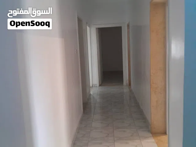 شقة للايجار تشطيب حديث مطلوب عائله صغيره فقط