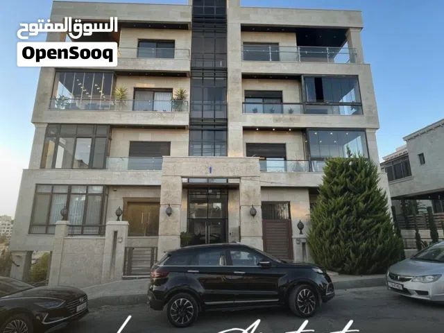 شقة فخمة بسعر مغري بطريق المطار