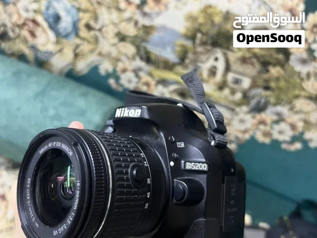 كاميرا نيكون D5200 للبيع