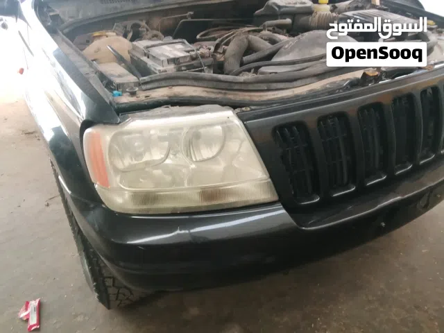 2002 جيب جراند شيروكى Laredo