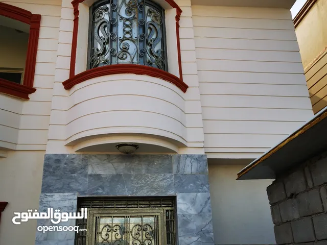 200 m2 5 Bedrooms Villa for Sale in Basra Abu Al-Khaseeb