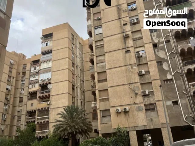 شقة سكنية دور الاول بعد ارضي عمارات الاستثمار الدهماني من حجم صغير خالصة شهادة عقارية