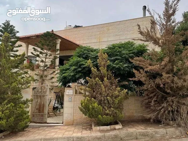 225 m2 4 Bedrooms Villa for Sale in Zarqa Al Zarqa Al Jadeedeh