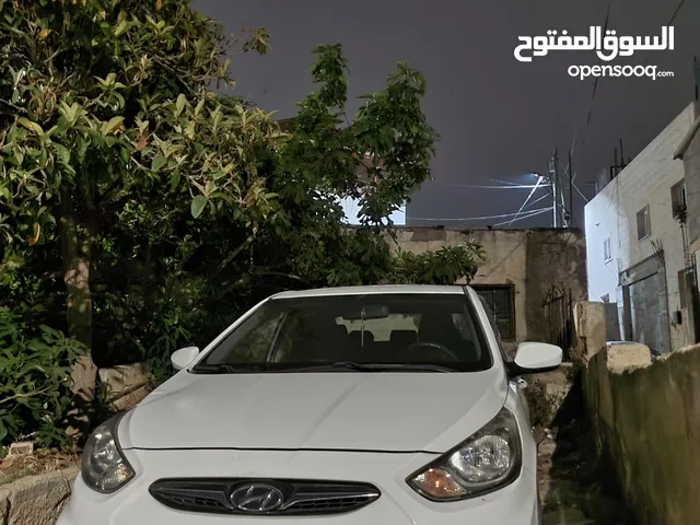 اكسنت 2015/14 ماتور 1400 6 غيار ماشيه 154 الف للتبديل على توران او كادي تكون 7 ركاب موديل فوق 2011
