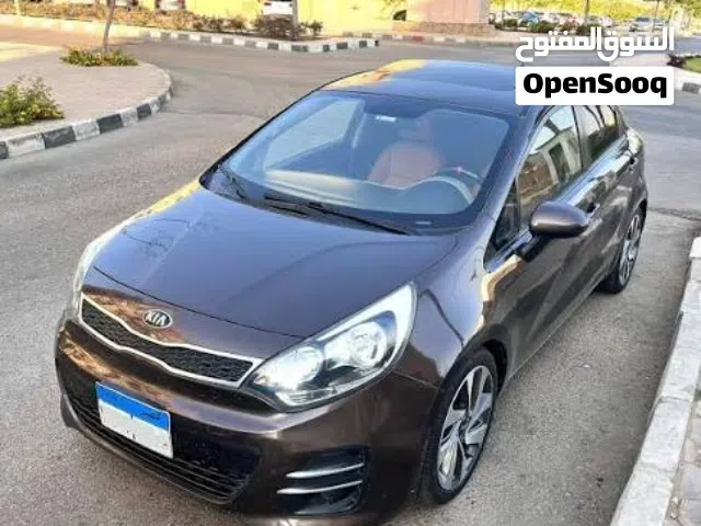برده خلفيه او غطى صندوك هاج باك سيارة ريو موديل 2015