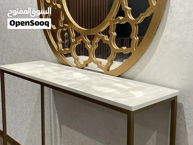 للبيع مرايا وطاولة نظيفه ومافيها شي