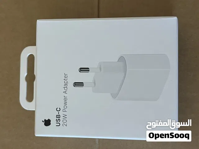 شواحن ايفون اصلية من شركة ابل مع كوابل اصلية جديده مأخوذة من كرتونة الجهاز اصلي 100% و غير مستعملين