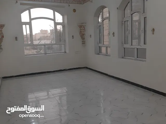 يوجد لدينا جميع انواع الشقق حي شملان وشارع الثلاثين فقط