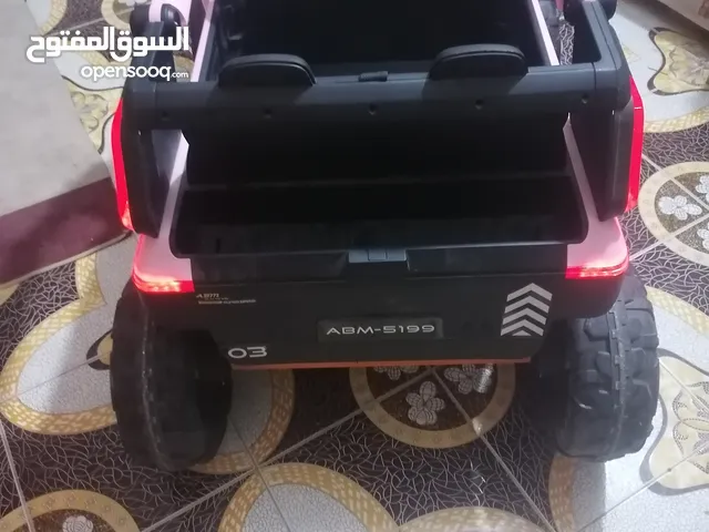 سيارة شحن حجم كبير تسع لشخصين