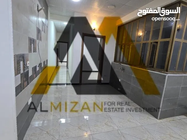 شقة للايجار حي صنعاء طابق اول موقع مميز