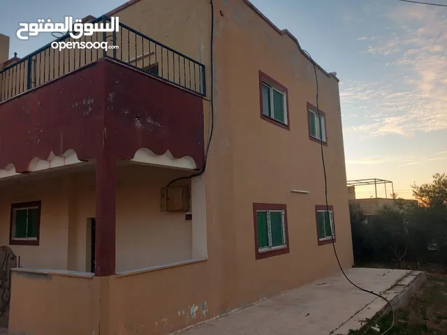 بيت طابقين للبيع