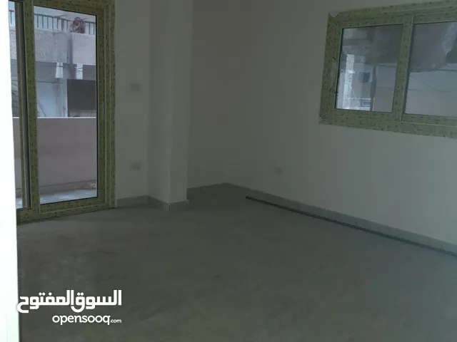 فرصة حقيقية للبيع شقة بميامى عبد الناصر 130 م والسعر لقطة