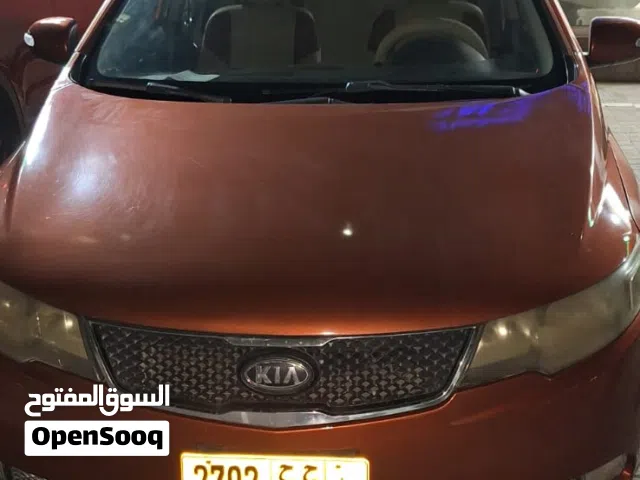2011 كيا سيراتو Standard