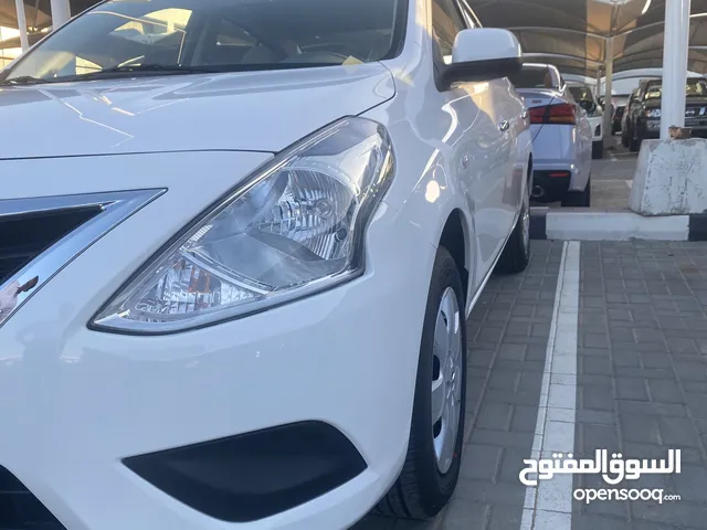 Sedan Nissan in Dubai
