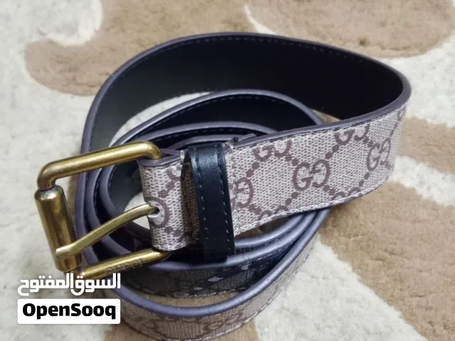 حزام غوتشي جي جي سوبريم بطبعة الأفعى الملكية (Gucci GG Supreme Kingsnake Belt) صنع في ايطاليا  .