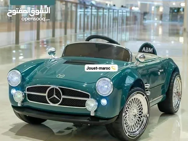 La voiture Mercedes Classic 300