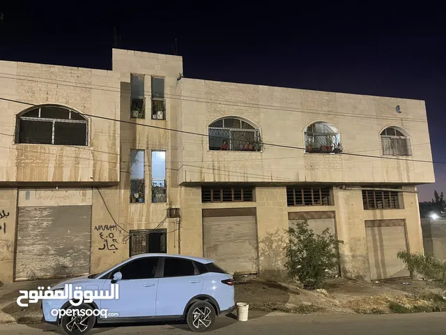 شقتين و 6 مخازن شارع الترخيص / الصريح للبيع
