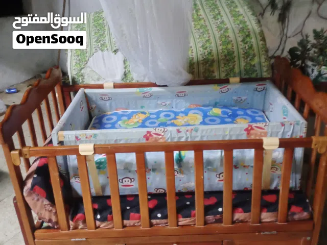 تخت بيبي بحاله ممتازه