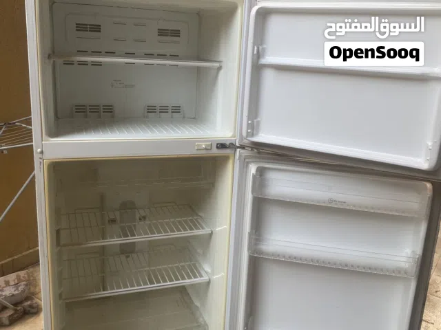 ثلاجه بحاله ممتازه