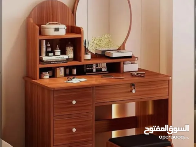 ميز تواليت مع طابورية