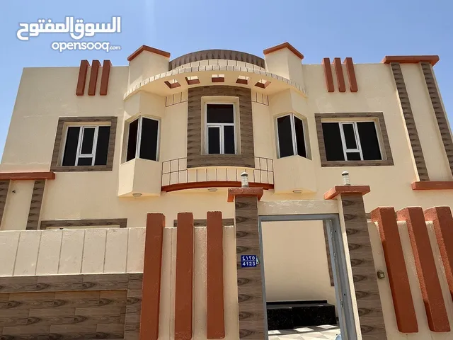 فيلا للبيع بالمعبيلة المرحلة الرابعة بتشطيبات حديثة
