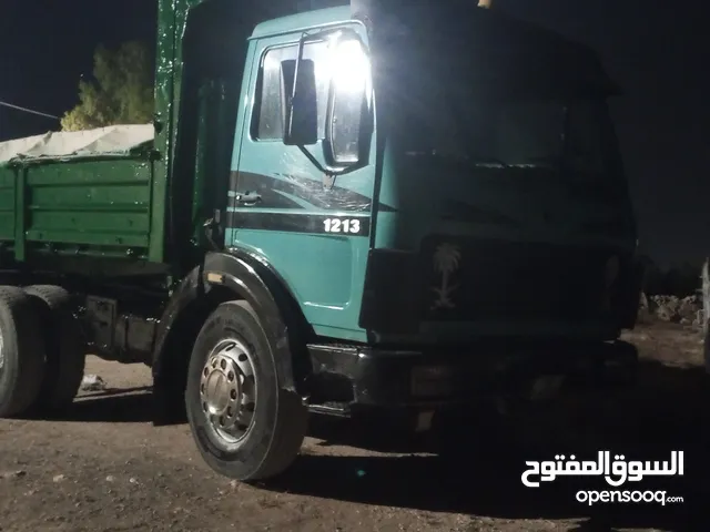 قلاب مرسيدس بنز موديل 1982