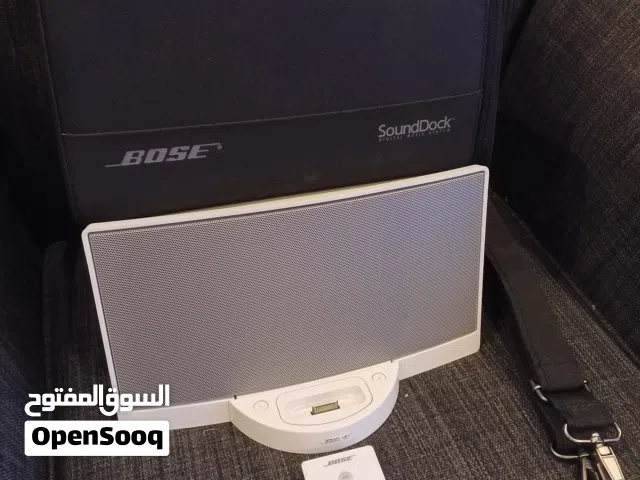 دووك بوز bose sound قاعده تشغيل للايبود والايفون 4 مع حقيبه اصليه و محول وريموت كنترول اصلي حبه بلاد