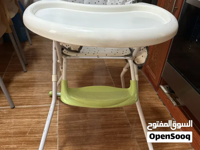 كرسي اطفال  للاكل مستعمل